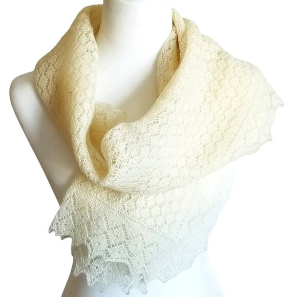 Vintage Cream Ornate Scalloped Orenburg 100% Wool USSR Soviet Shawl Scarf - Picture 1 of 4